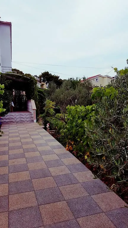Apartments Elena Ugljan